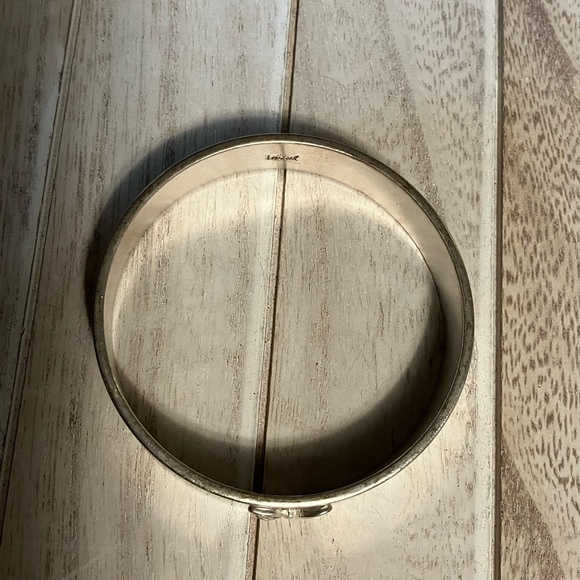 🌸Fossil Butterfly Bangle - Picture 5 of 6